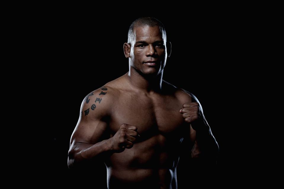 Héctor Lombard