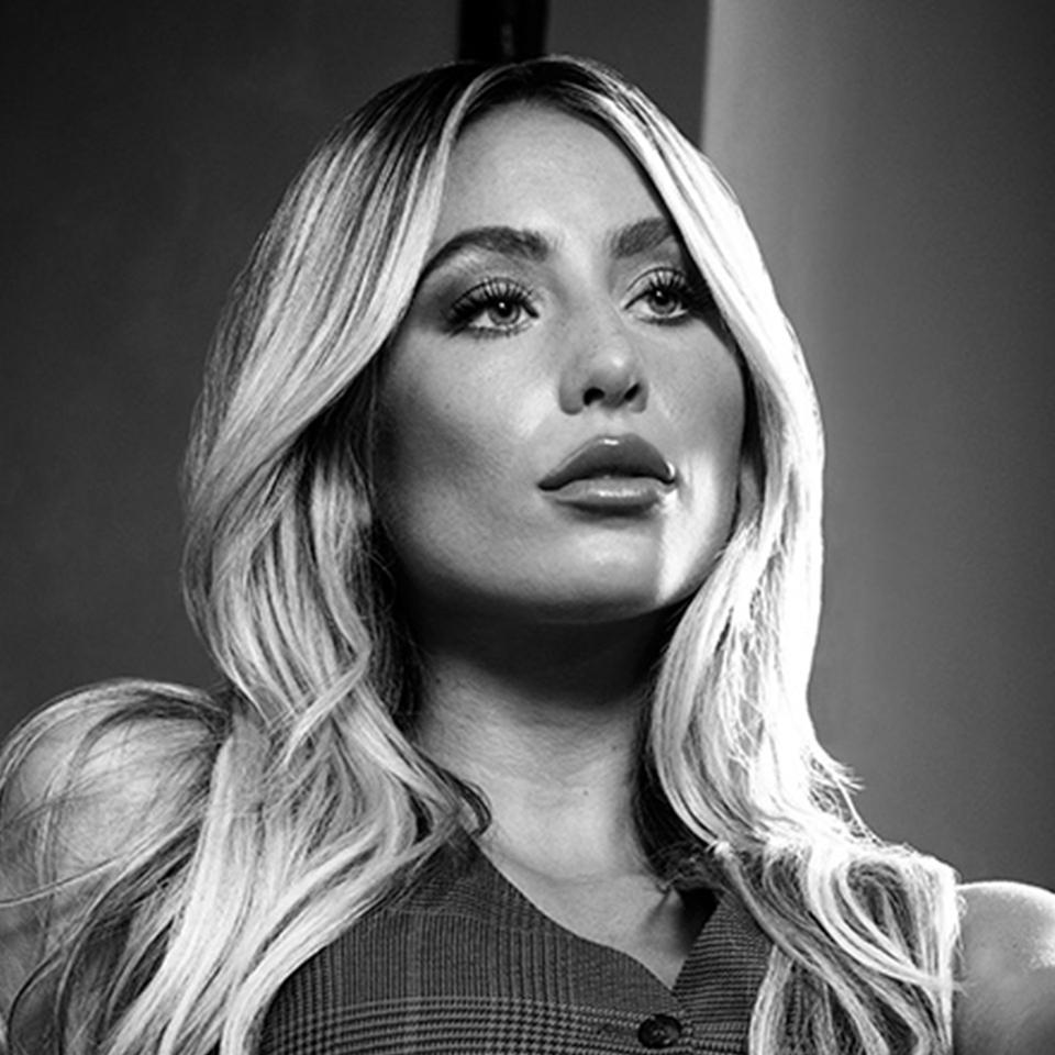 Alix Earle by Devin Yalkin for Forbes_0341_BW copy