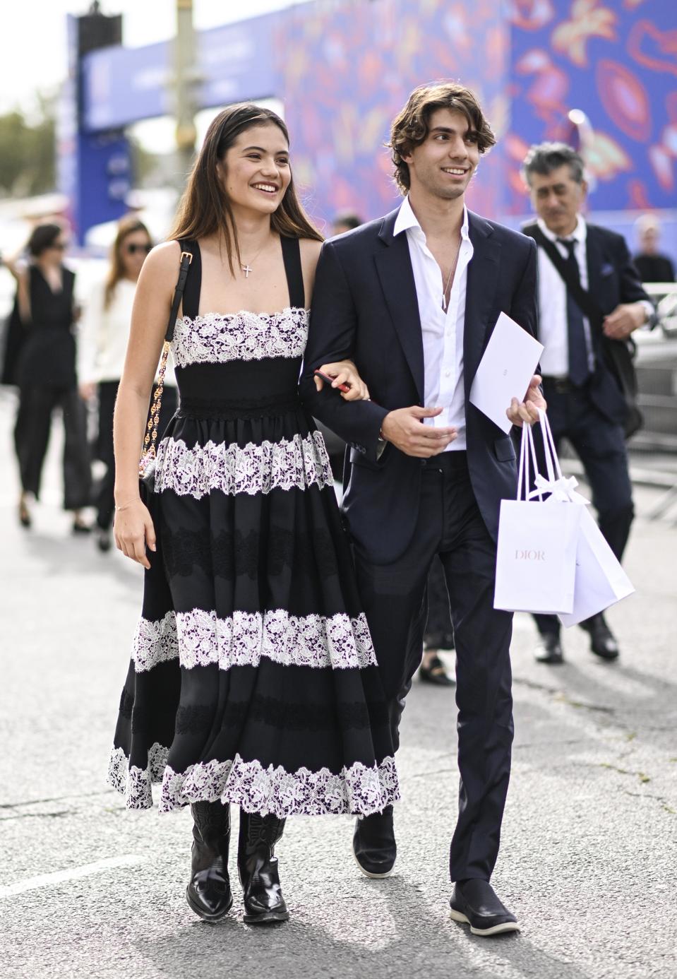 Street Style - Paris Fashion Week - Womenswear Spring/Summer 2024 - Day Two