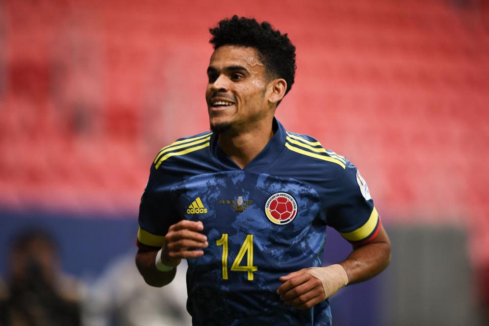 TOPSHOT-FBL-2021-COPA AMERICA-COL-PER