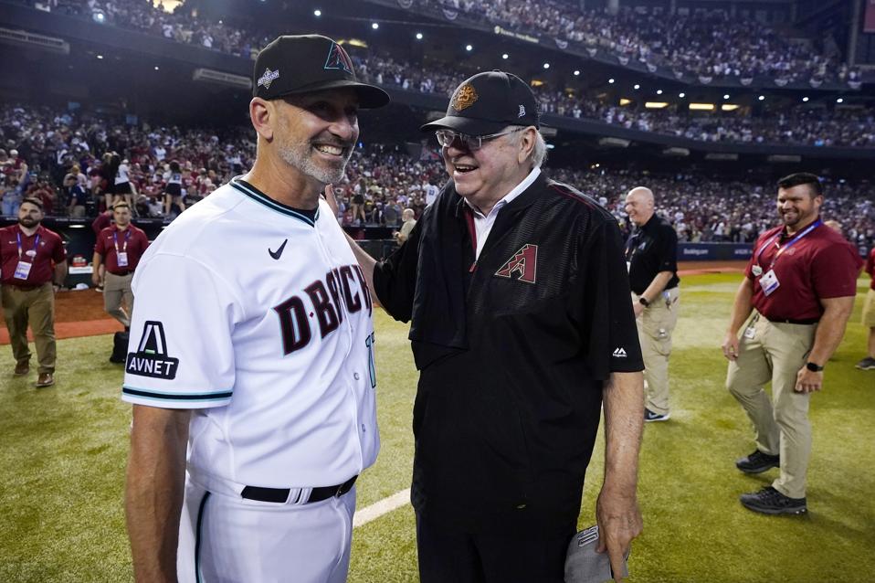 The Arizona Diamondbacks celebrate winning the NLDS over the Los Angeles Dodgers.