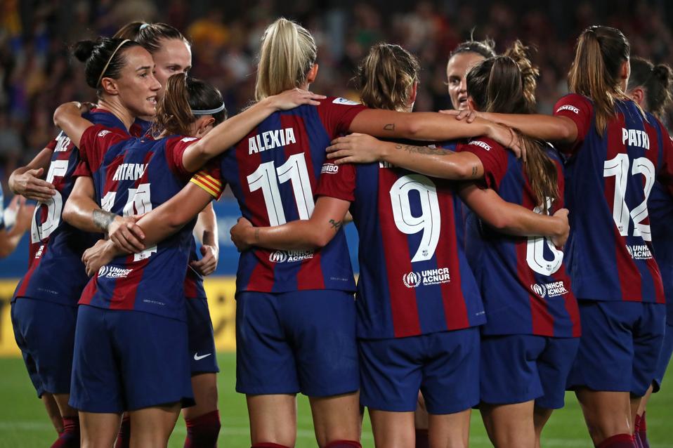 FC Barcelona v Real Sociedad - Liga F