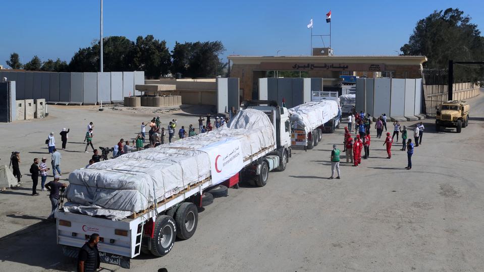 TOPSHOT-EGYPT-PALESTINIAN-ISRAEL-CONFLICT-AID