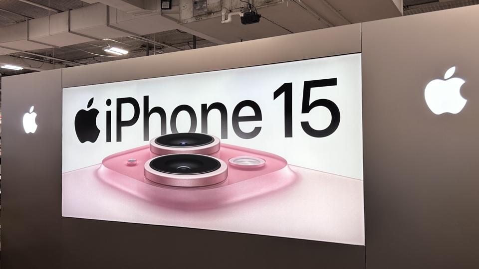 iPhone 15 Pro display at Best Buy Store, Queens, New York