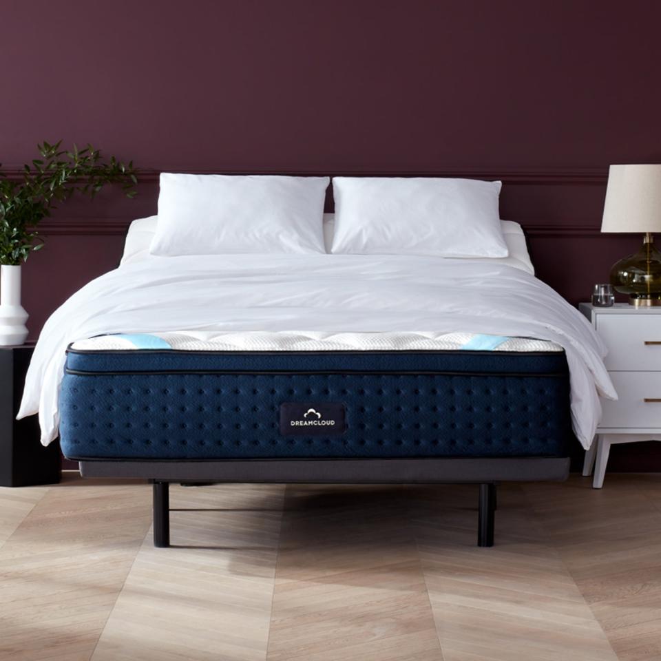 Dreamcloud bed outlet frame