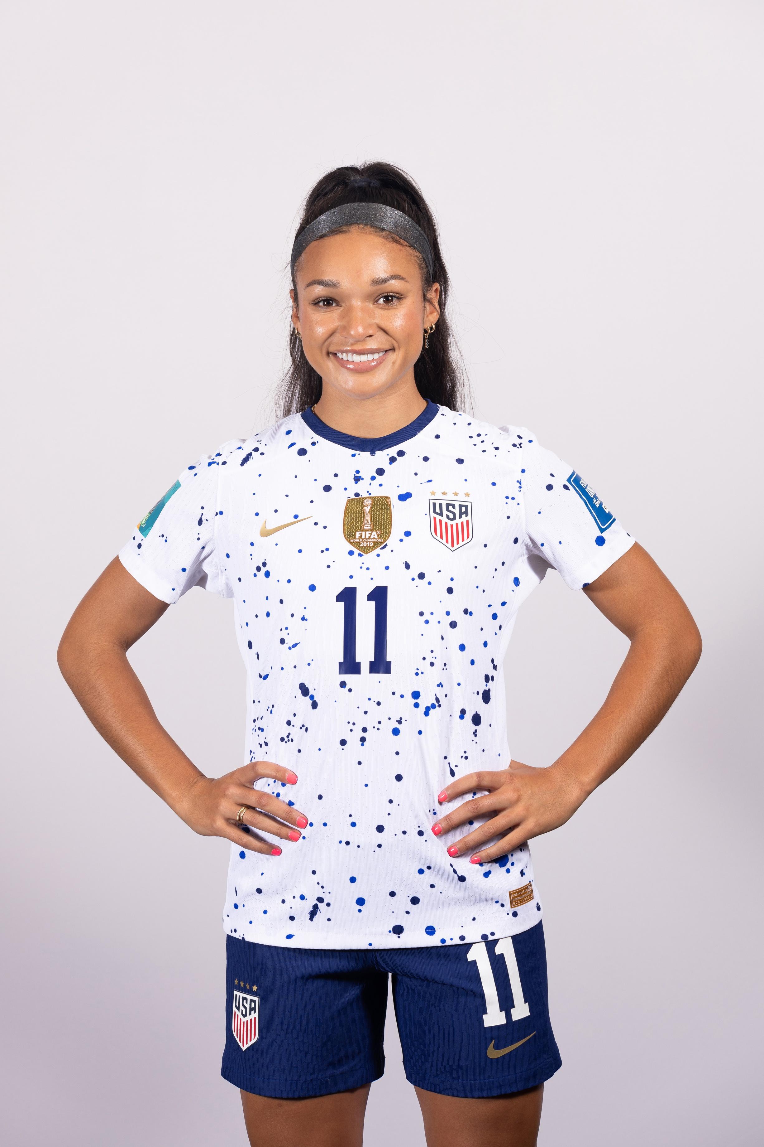 SOPHIA 会報23〜41 Sophia Smith discusses her extension, what it means to stay