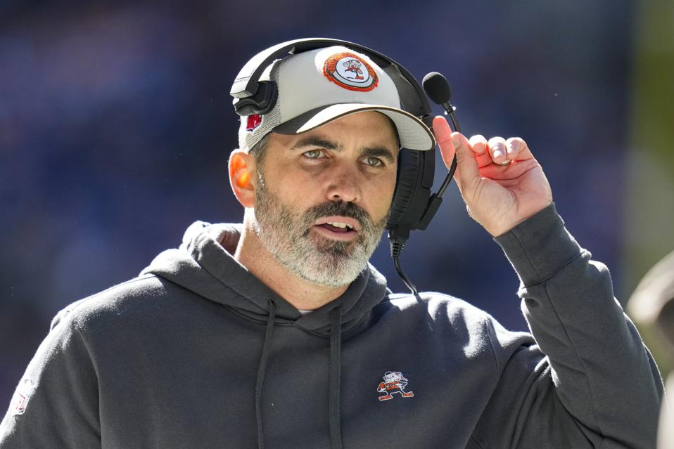 BREAKING: Browns Head Coach Kevin Stefanski Urges NFL to Limit Eagles Fans at Upcoming Game — Says Crowd Noise Is ‘Out of Control’