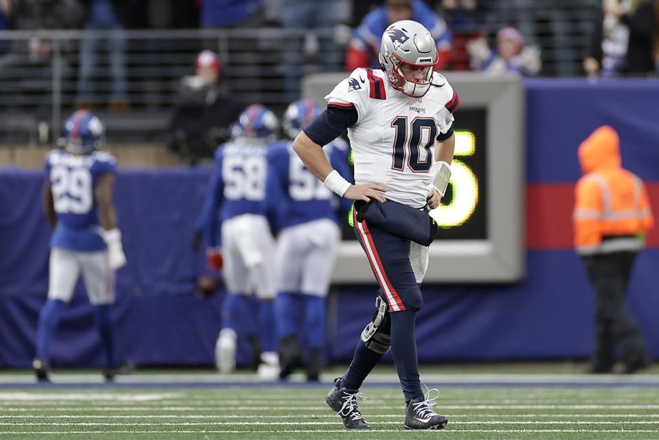 Patriots Giants Football