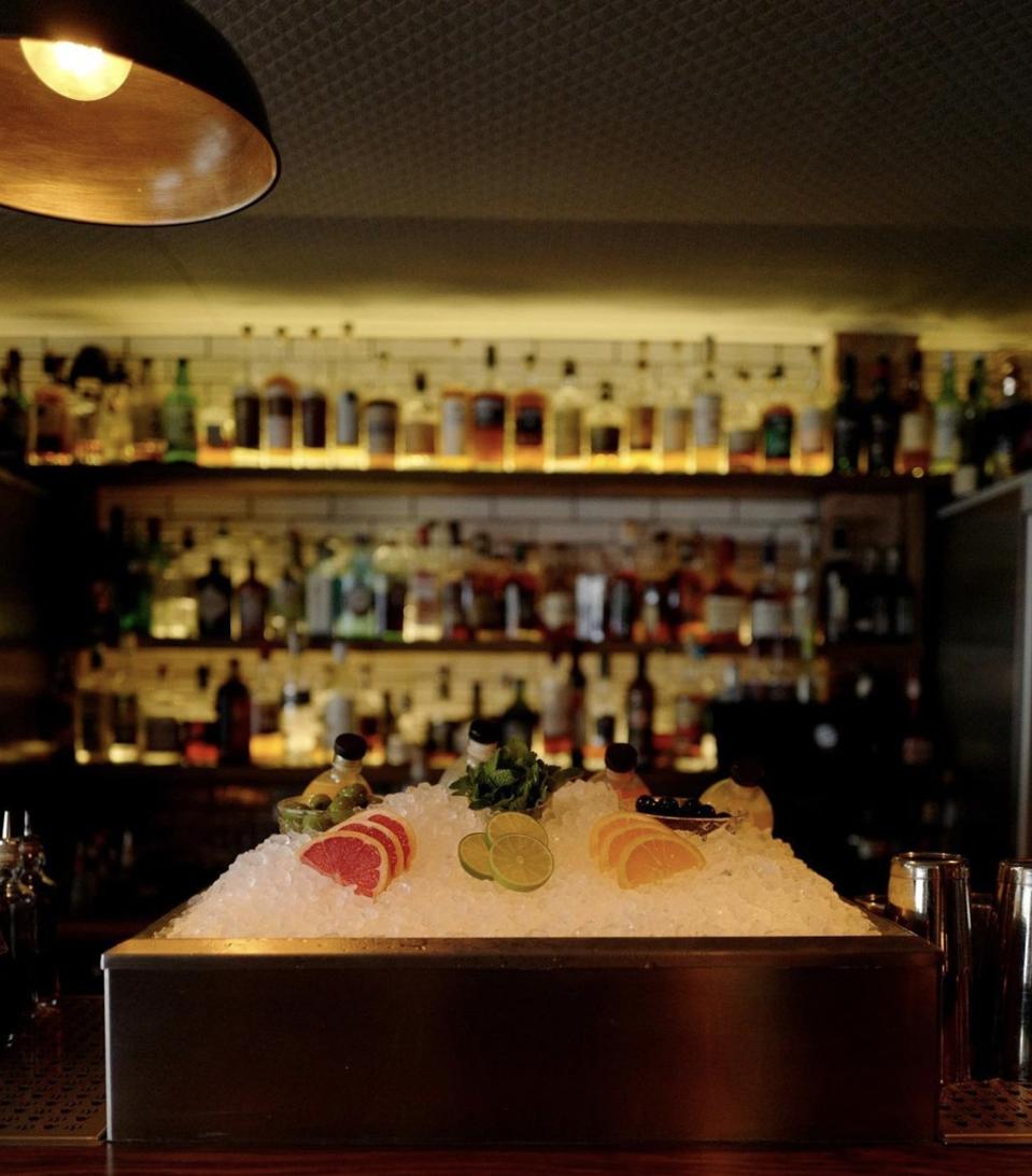 satans-whiskers-london_01