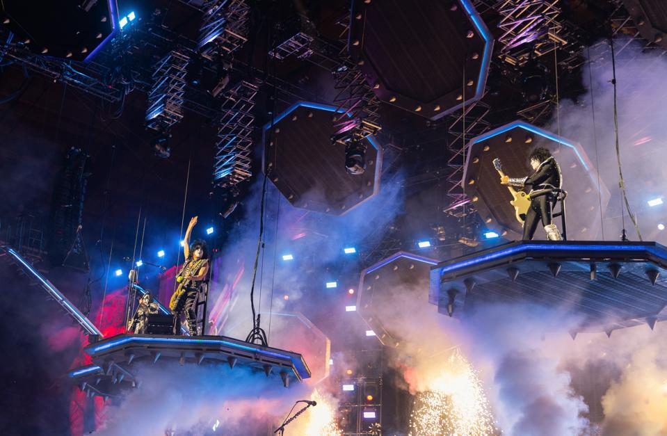 Paul Stanley (left) and Tommy Thayer (right) perform with Kiss during the 'End of the Road' tour. Monday, November 27, 2023 at Allstate Arena in Rosemont, IL (Photo by Barry Brecheisen)
