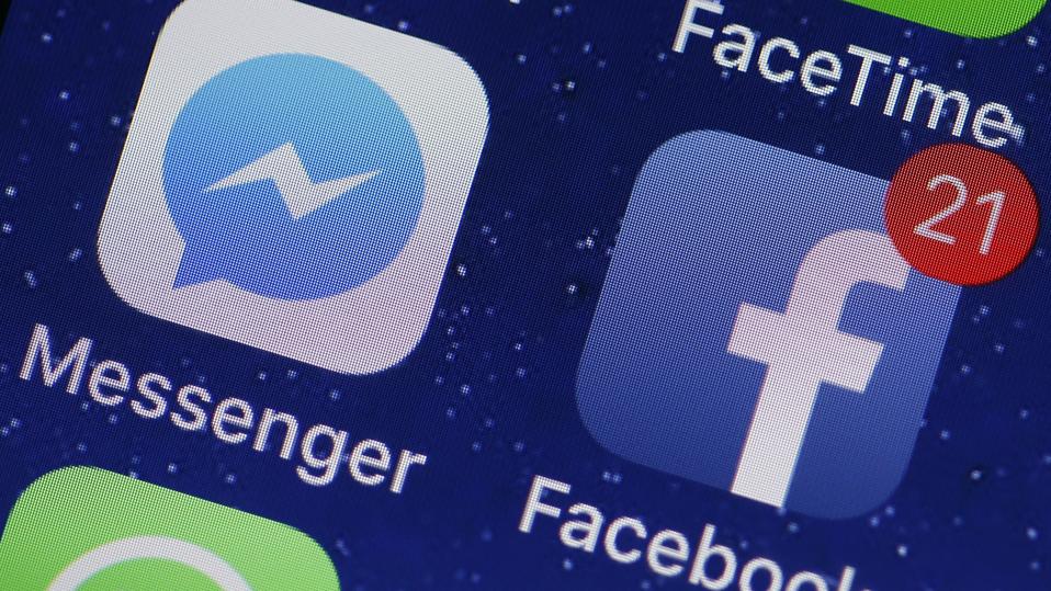 Messenger And Facebook : Illustration