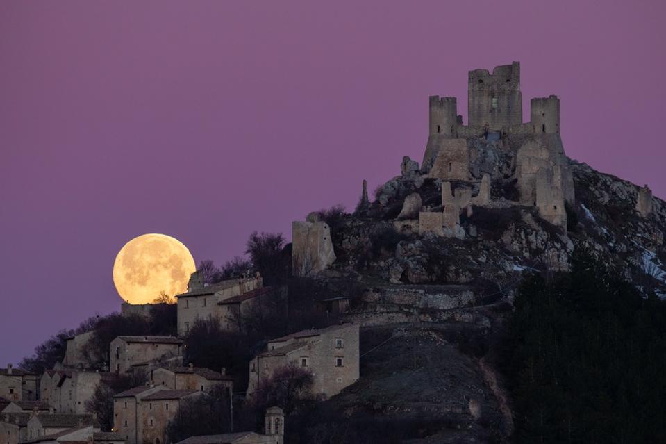 Saksikan Gerhana Bulan Total Langka dan Purnama Worm Moon Maret 2026