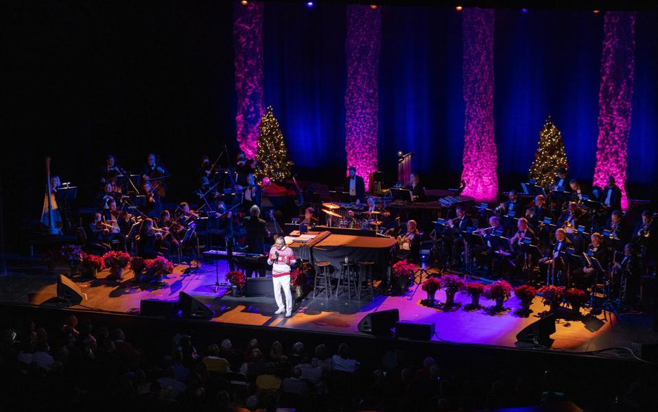 Johnny Mathis, 88, Rings In Holidays During Special Christmas Concert
