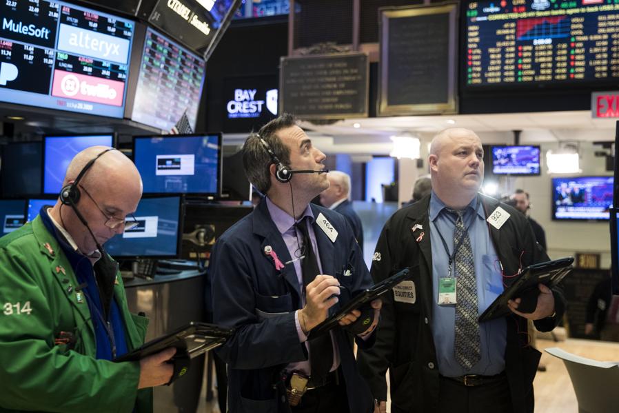 AAII Survey: Bearish Sentiment Back Above Historical Average