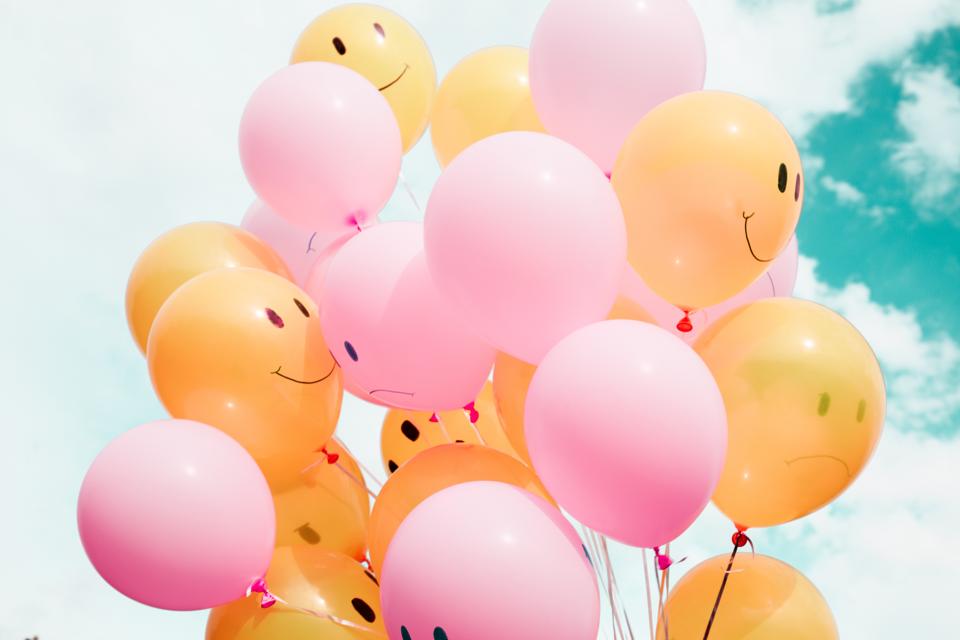 happy balloons-Hybrid-437269-unsplash