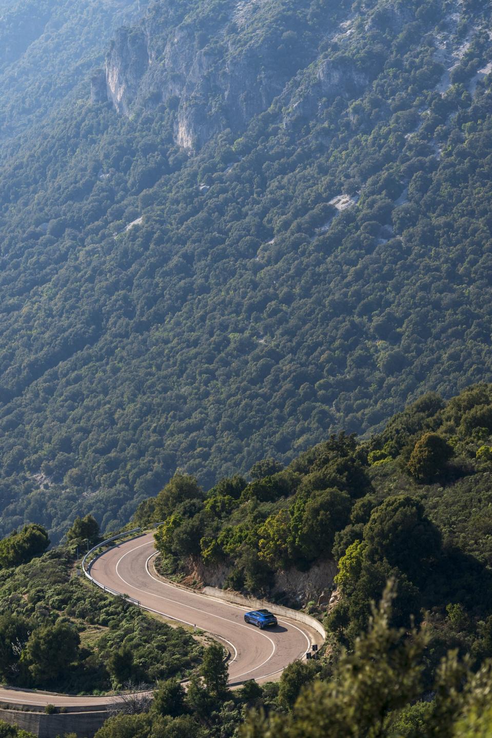 2024 Aston-Martin DBX 707