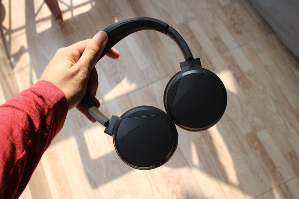 Sonic Lamb Headphones Review: Portable Subwoofers On Your Head
