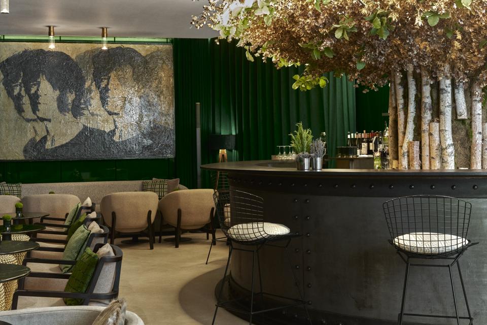 This Brand New, ‘Green-Focused’ Hotel Bar Is Ideal For Absinthe Lovers