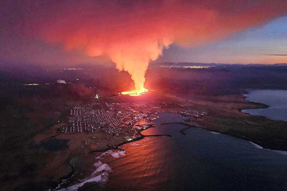 TOPSHOT-ICELAND-VOLCANO