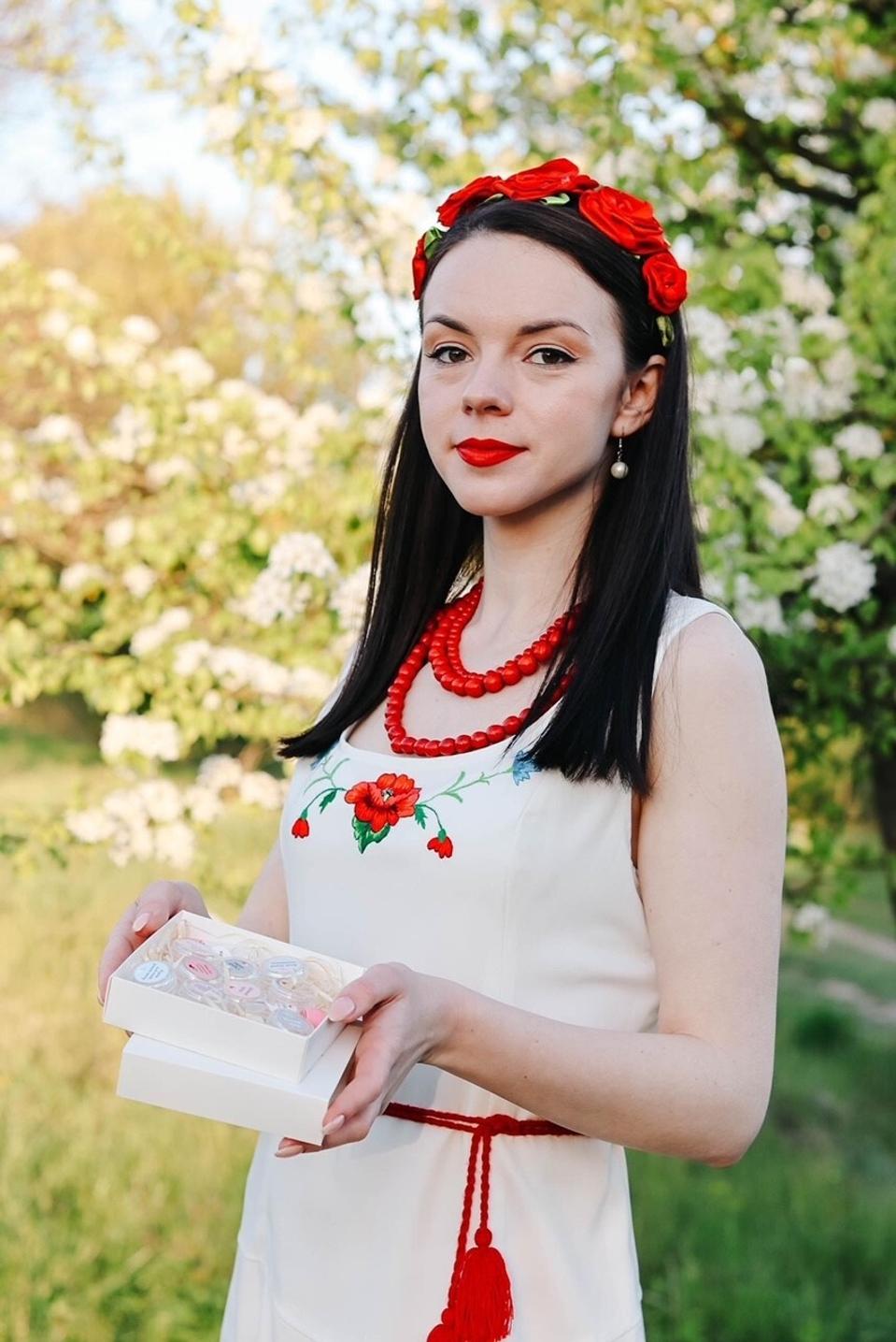 These Women Are Selling Mary Kay Makeup From Bomb Shelters In War Torn  Ukraine