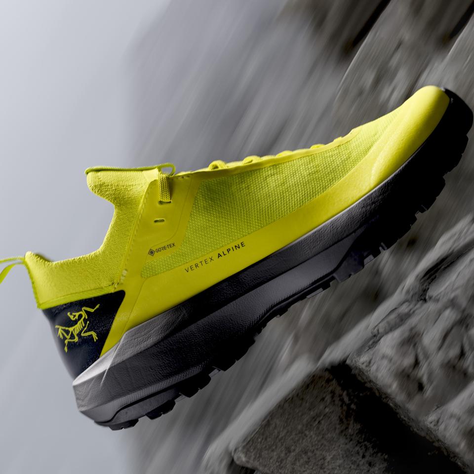 靴 ARC'TERYX Yellow Mountain Trail used Arc'teryx's footwear revenue double, thanks to Portland-based hub
