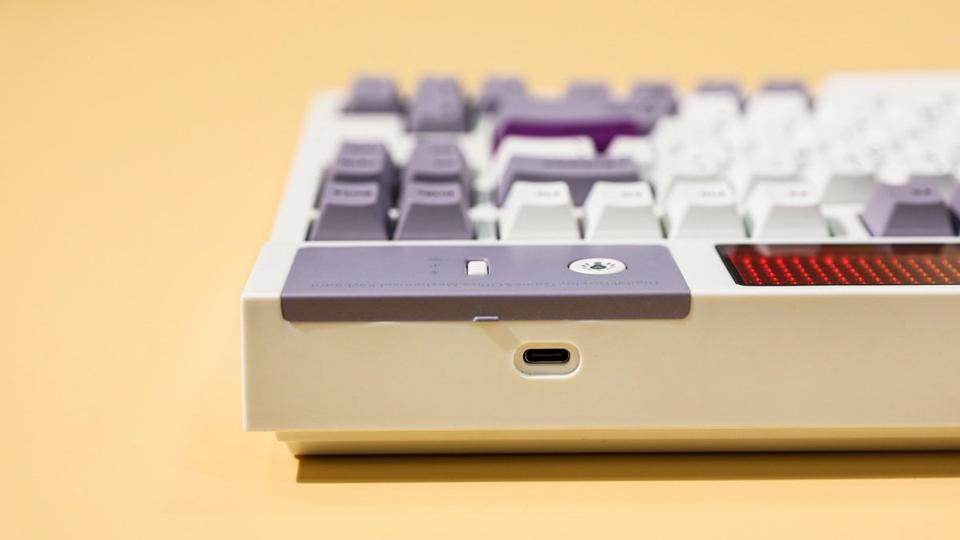 Epomaker Reveals The New DynaTab 75X Keyboard With Dot-Matrix Display