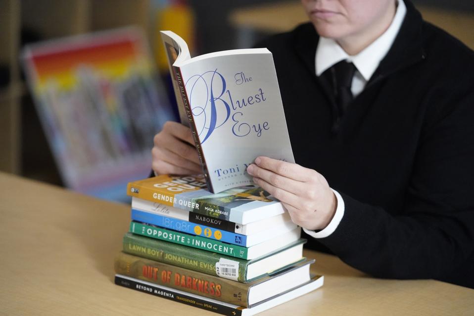 best classic novels bluest eye toni morrison