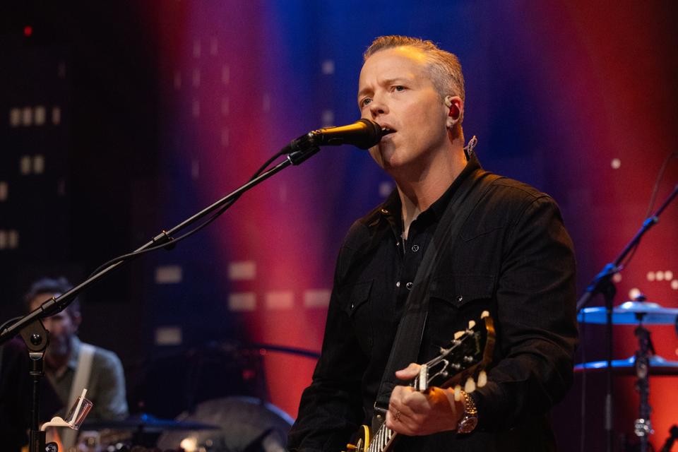 Isbell Jason Isbell And The 400 Unit Perform An Electrifying Show At Radio ...