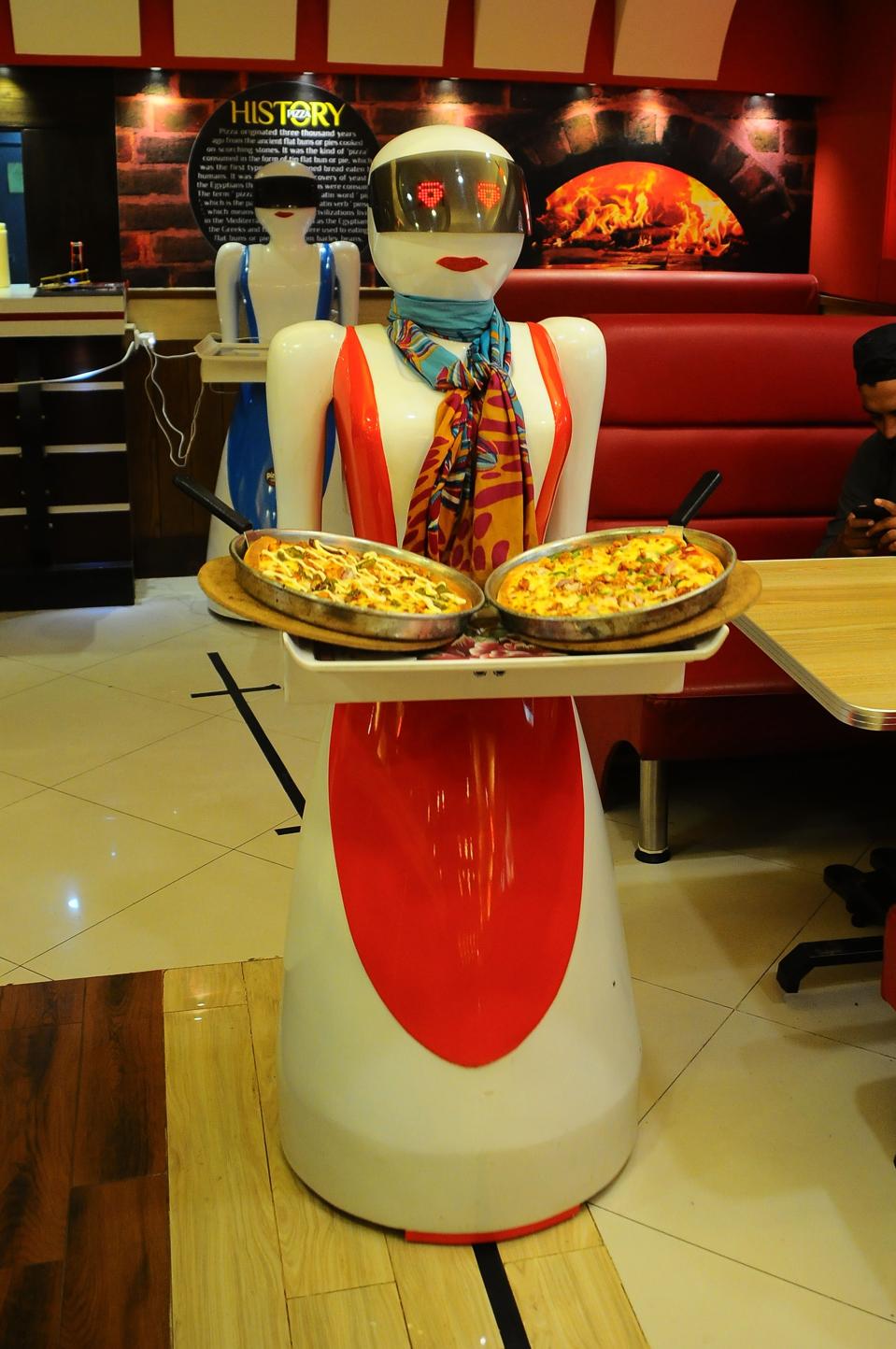 AI In The Fast Lane: Revolutionizing Fast Food Through Technology