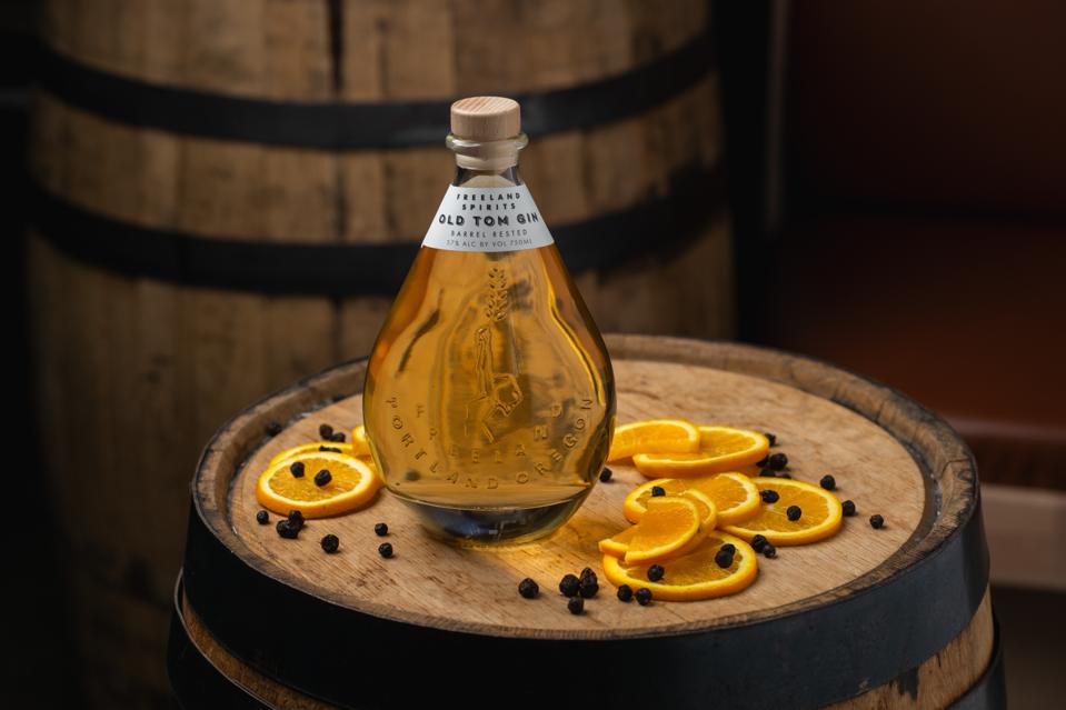 Freeland Old Tom Gin with botanicals 