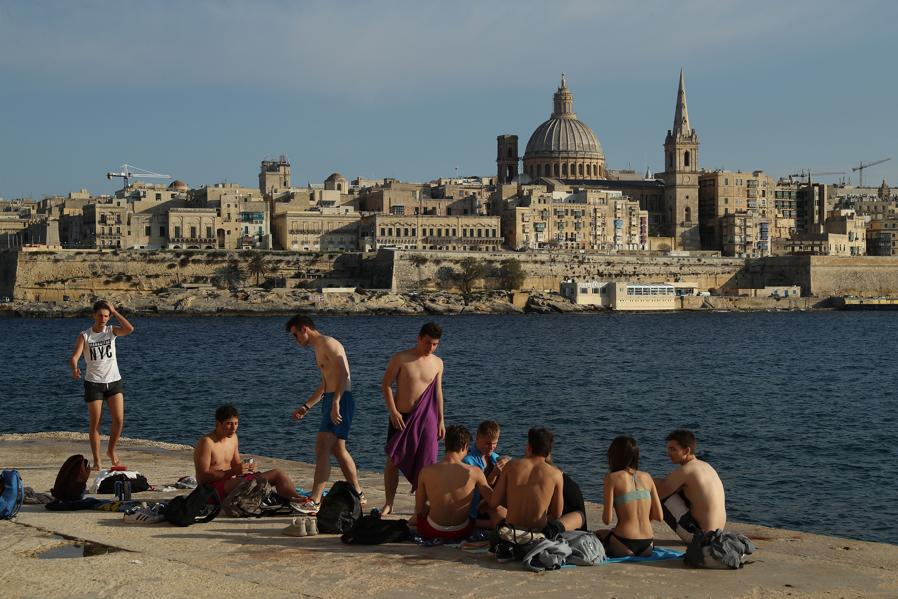 How To Invest In The Hot Vacation Rental And Room Sharing Economy