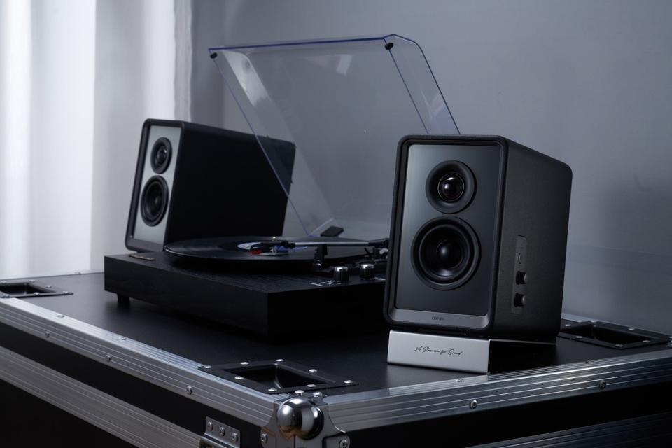 Edifier's QR65 Active Speakers Pack A Mighty Fine Punch And Look Cute