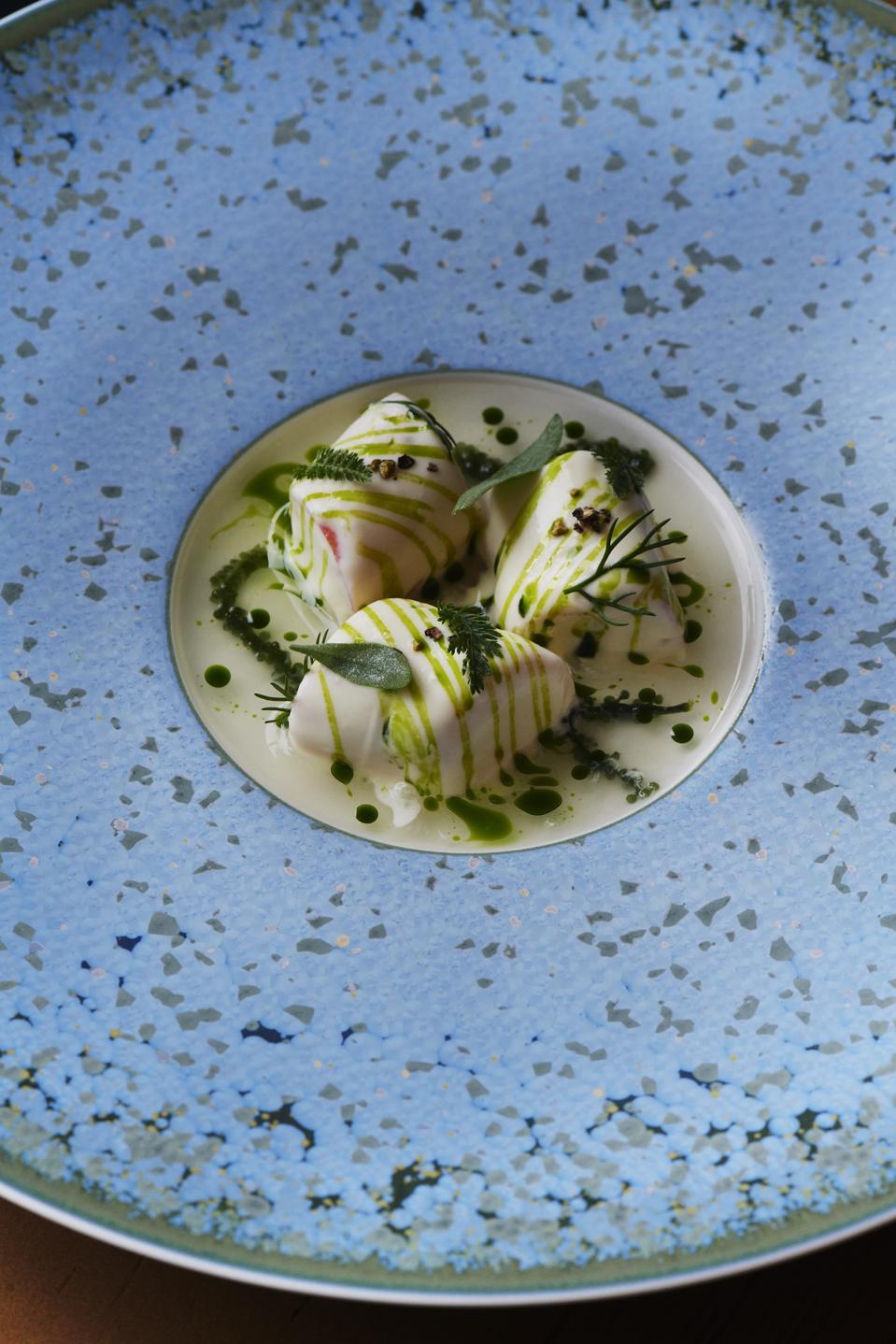 Pavyllon London  King crab leg with fresh British cream, Andrean sage vinegar and dill 2