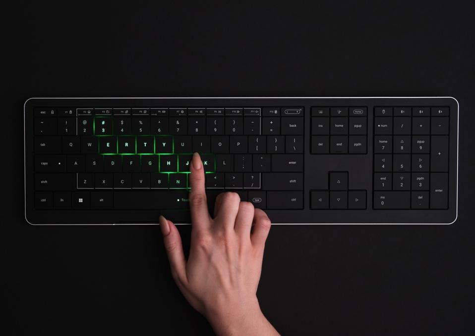 CLVX 1 Is A New Wireless Keyboard With Embedded Touchpad Technology