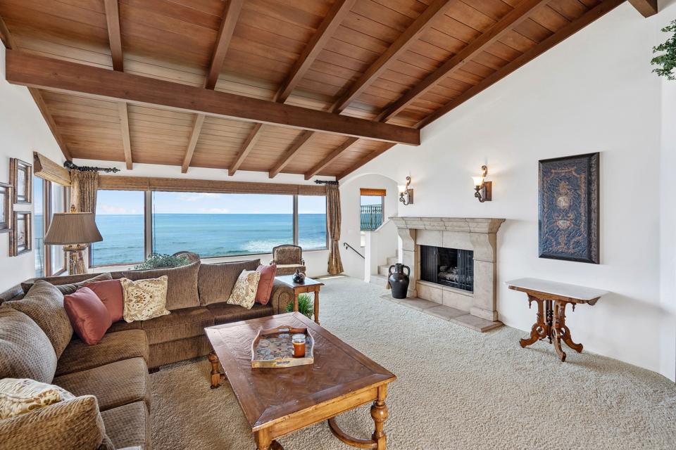 Inside An $18 Million La Jolla Paradise With Unmatched Beach Access