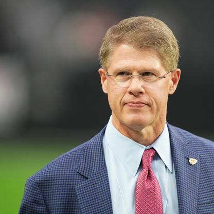 Clark Hunt & family Net Worth and Profile