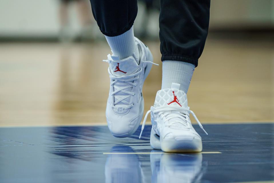 jordan 11 platinum tint outfit ideas