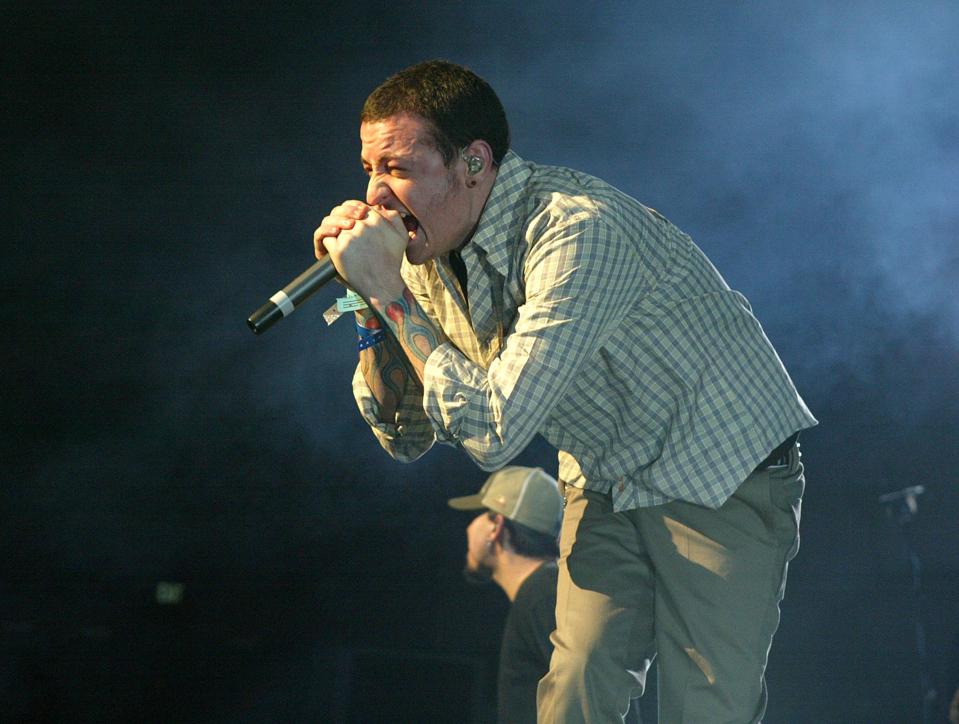 Almost acoustic christmas 2025