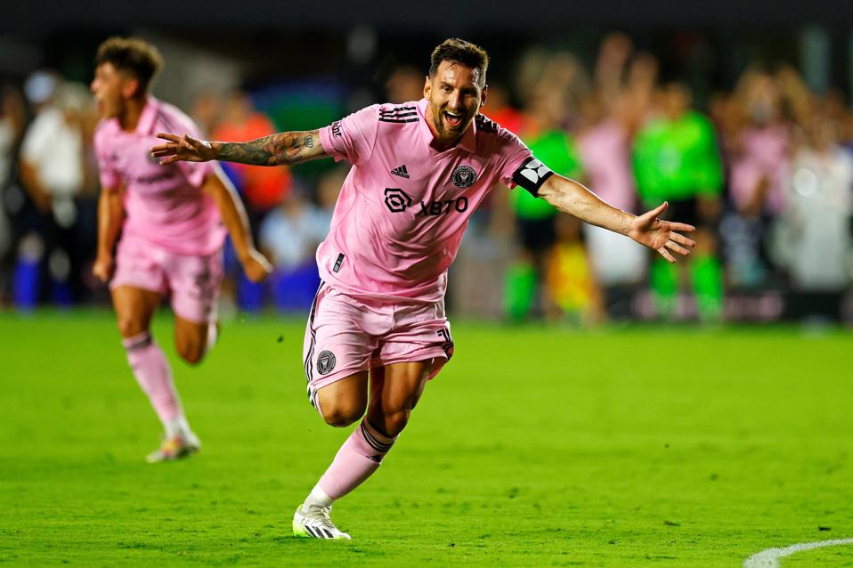 highest-paid atheletes-2024-Lionel Messi-credit-Mike Ehrmann-getty images