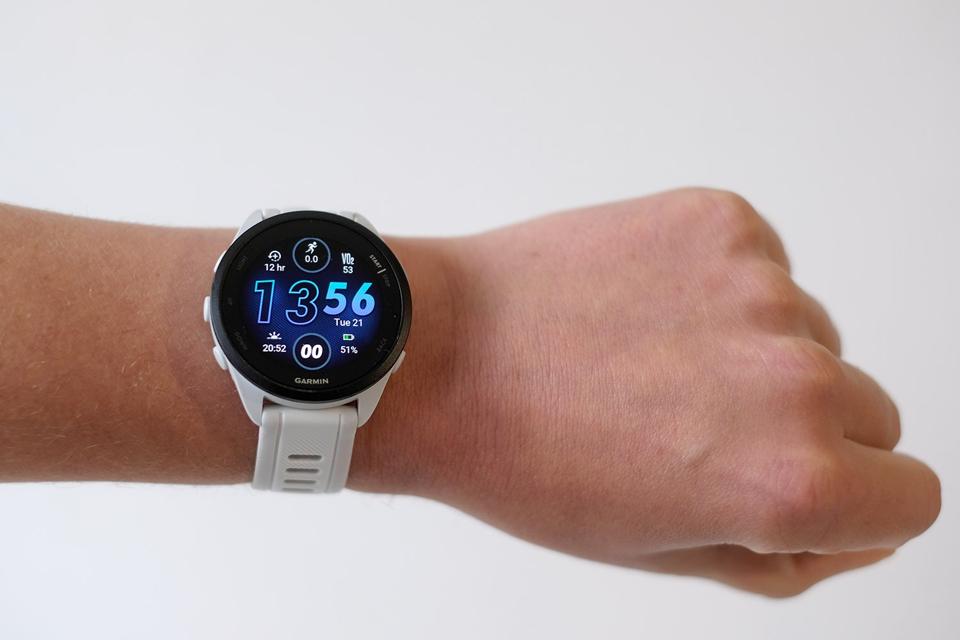 Garmin Forerunner 165 Music ホワイト