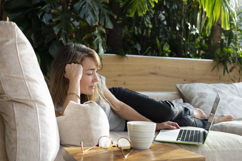 8 High-Paying Side Hustles That Only Take A Few Hours A Week