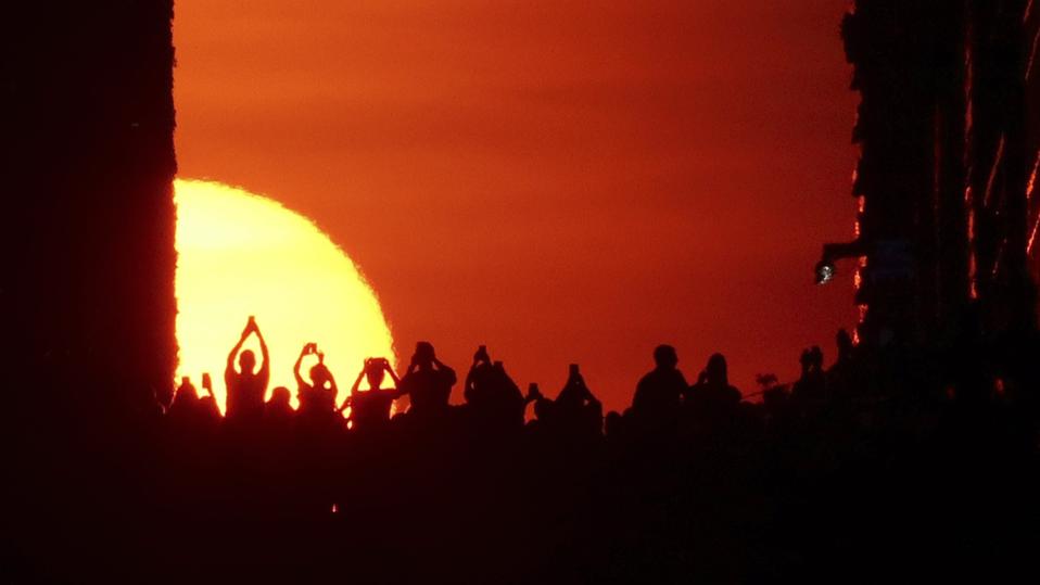 New York City To Get ‘Manhattanhenge’ And ‘Blue Moon’ This Weekend