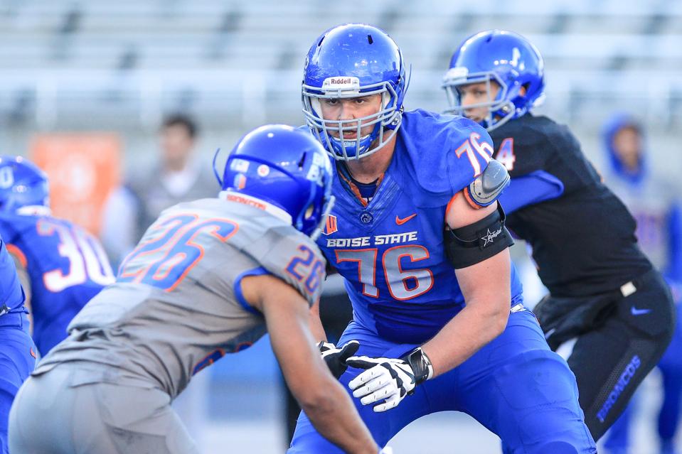 Boise State S Ezra Cleveland Would Fit Perfectly With The Green