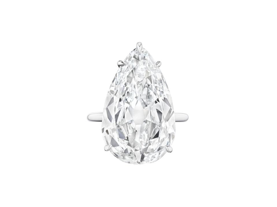 An 11.98-carat pear brilliant-cut diamond with D color, VS1 clarity fetched $1 million