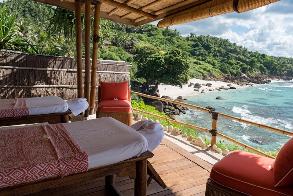 A tranquil treatment bale in the spa safari.