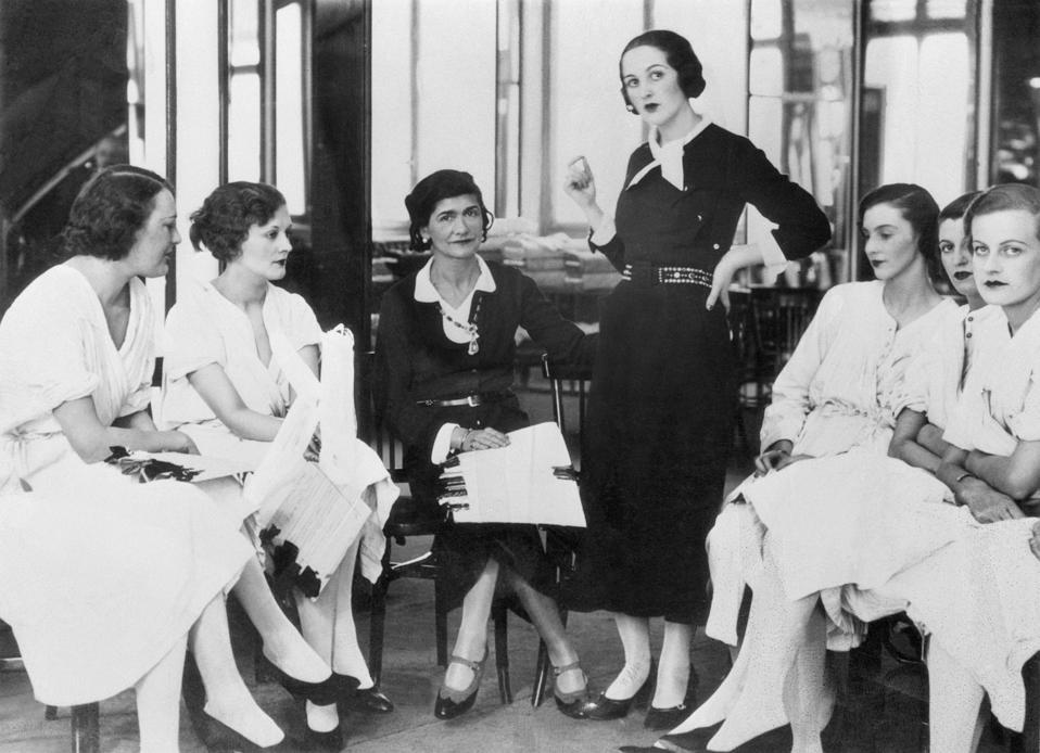 洋書 Coco Chanel: Friends Fashion Fame Coco Chanel: Friends Fashion Fame - 洋書公式 ストア