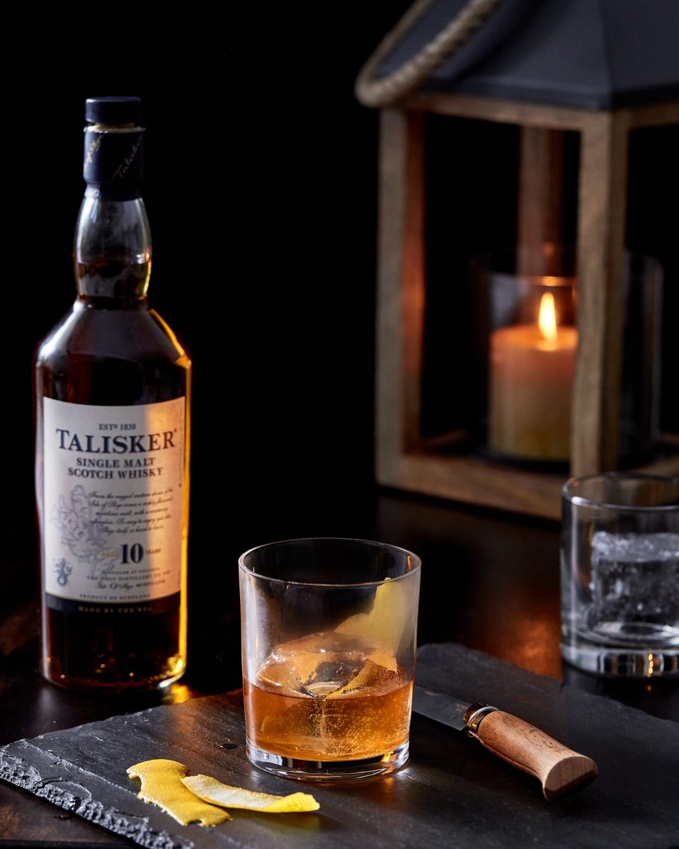Talisker 10 Old Fashioned Tea with bottle_4x5