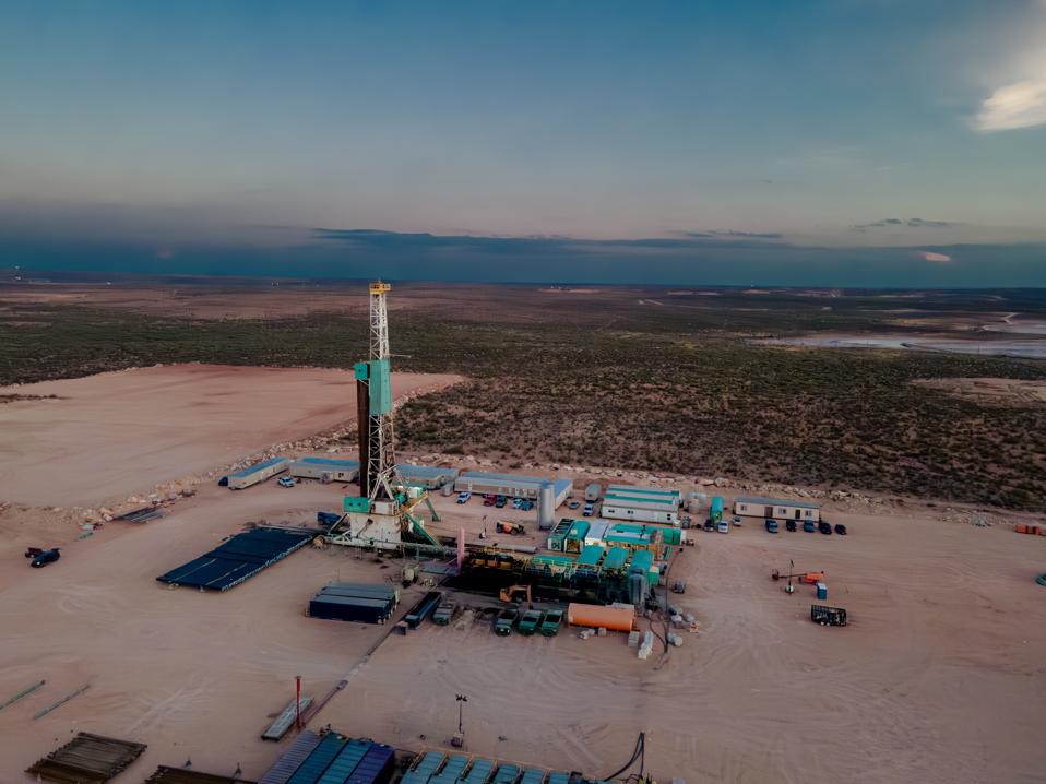 Fracking Texas America’s Resilient Oil Drillers Pump Out Another Record