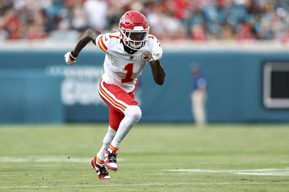 Chiefs Rookie Xavier Worthy Must Step Up After Marquise Brown Injury