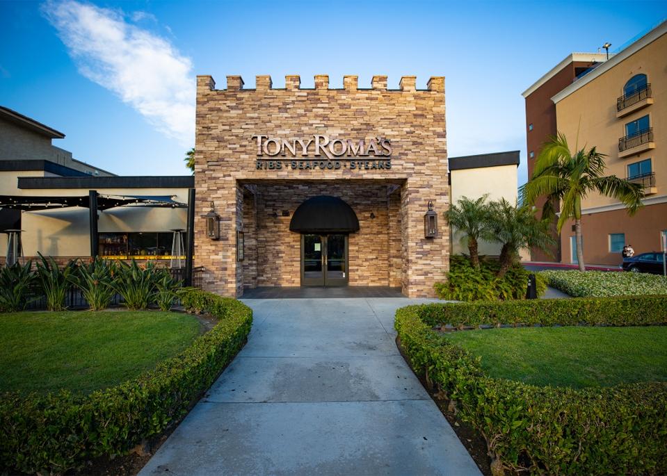 How Tony Roma’s Is Trying To Make A Comeback In The U.S.
